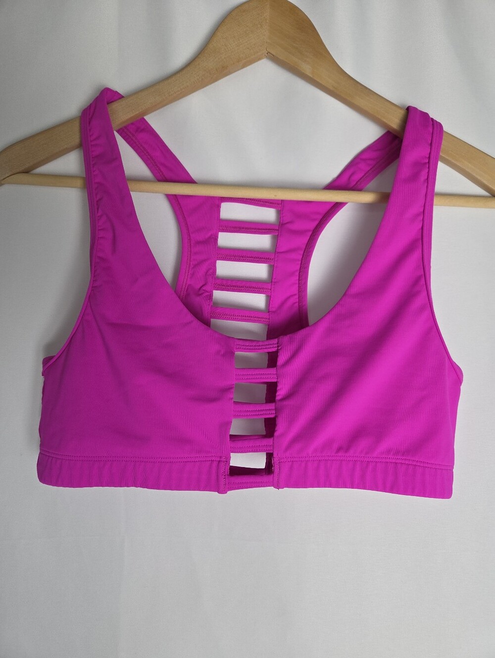 Victoria’s Secret PINK Ultimate Unlined Sports Bra Ladder Straps